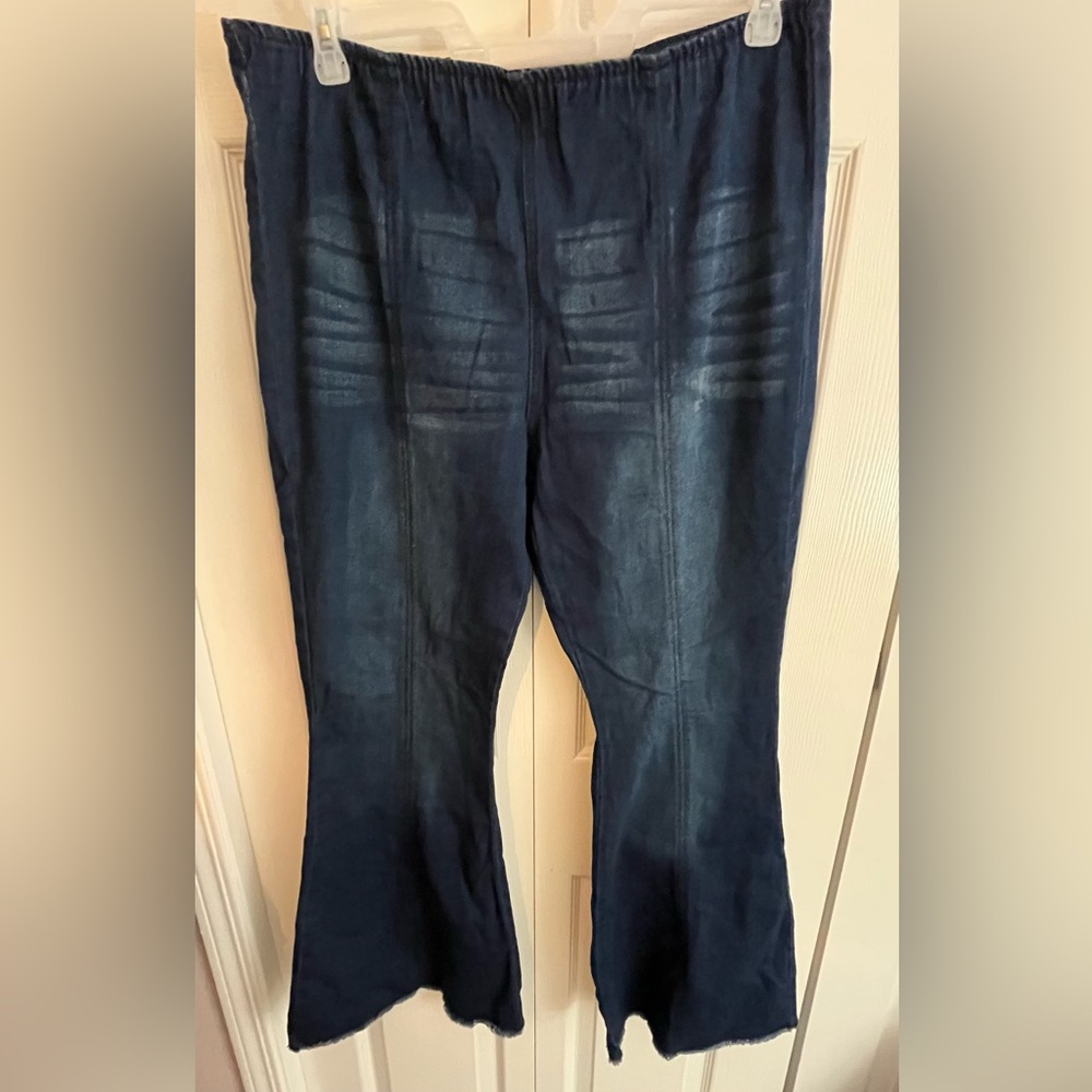 No boundaries flare pull on jeans